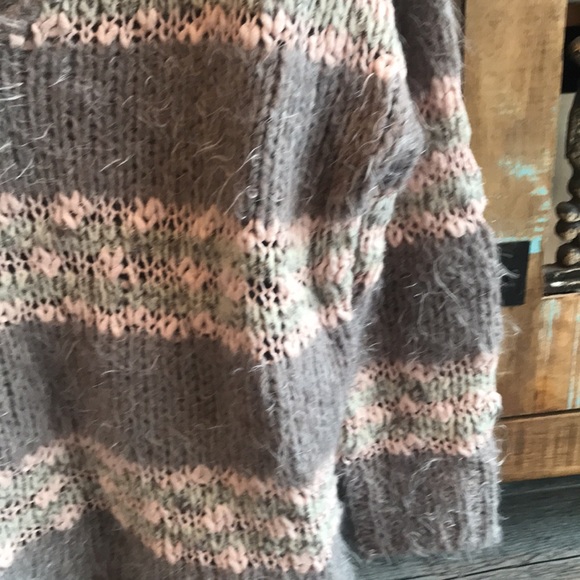 Free People over sized sweater - Picture 3 of 5